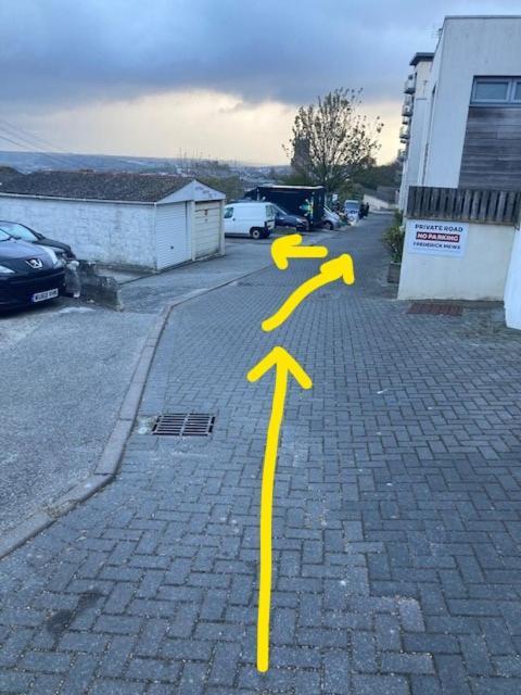 Sea Views With Large Deck One Bedroom Very Close To Beach And Town New Quay Exterior foto